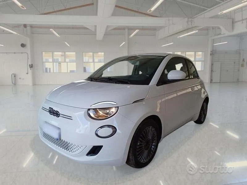 Fiat 500E