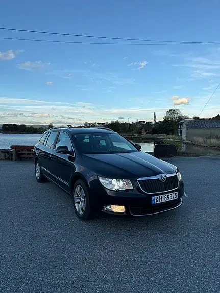 Skoda Superb 2013 photo 2