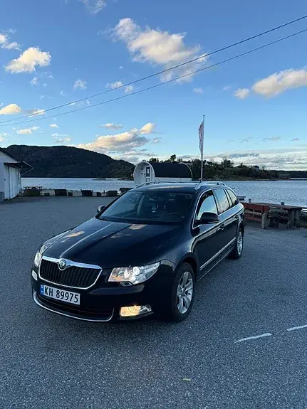 Skoda Superb 2013 photo 4