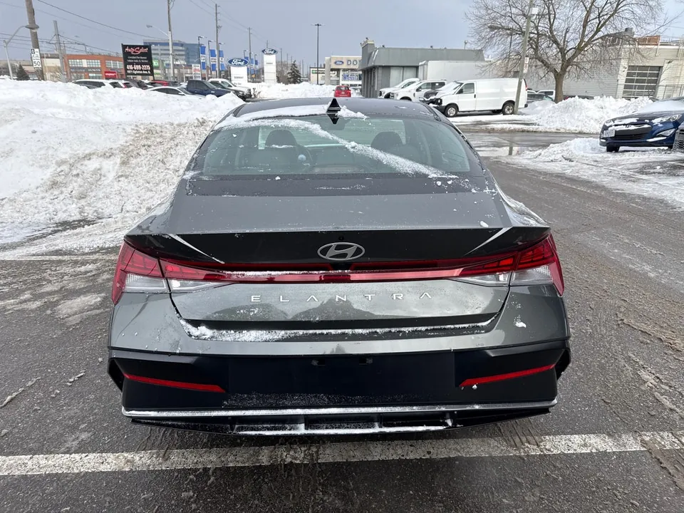 Hyundai Elantra 2025 photo 4