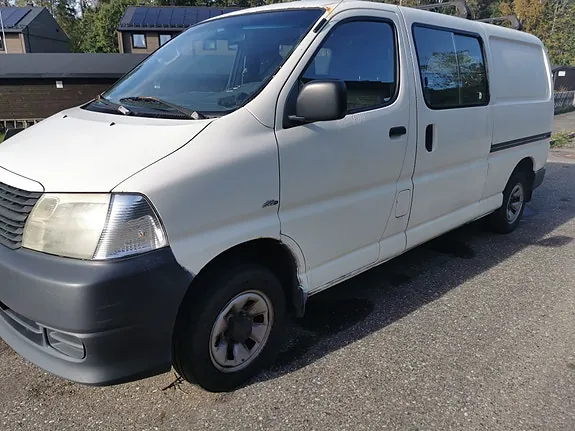 Toyota Hiace 2007 photo 2