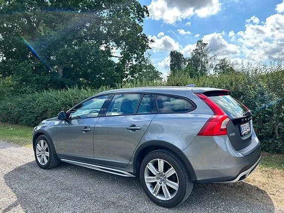 Volvo V60 Cross Country 2016 photo 4