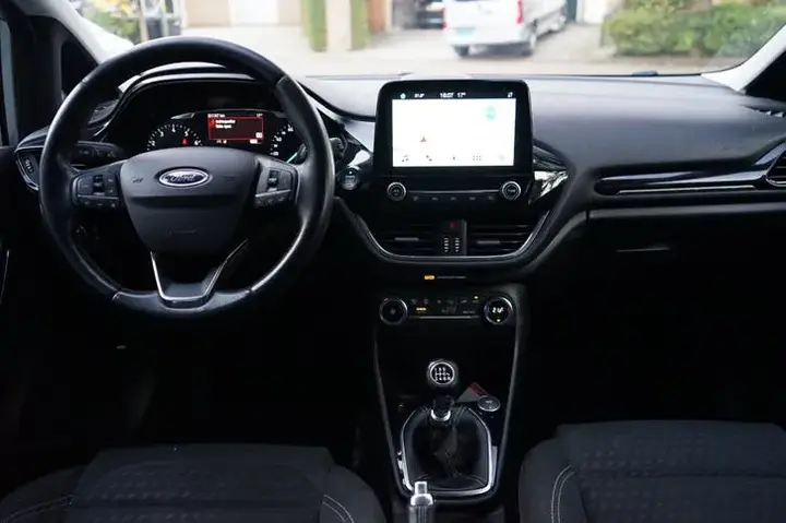 Ford Fiesta 2019 photo 2