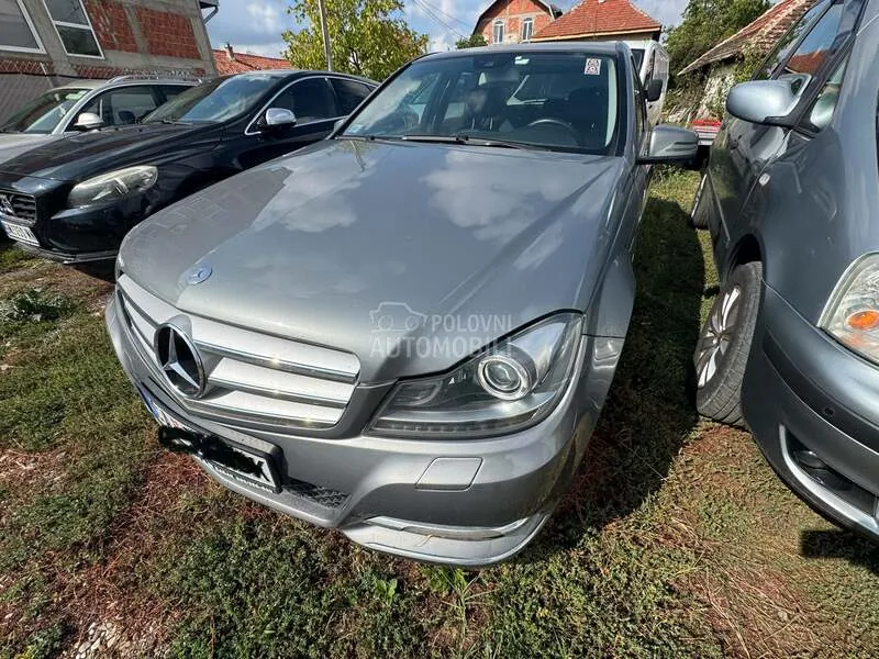 Mercedes-Benz C200 2011 photo 4