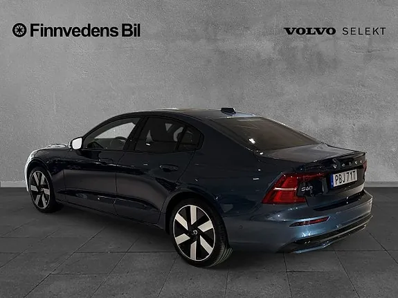 Volvo S60 2024 photo 3