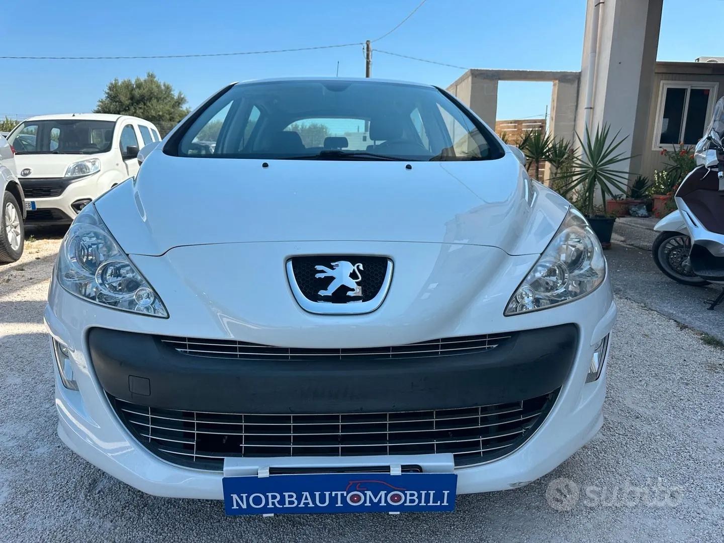 Peugeot 308 2010 photo 2