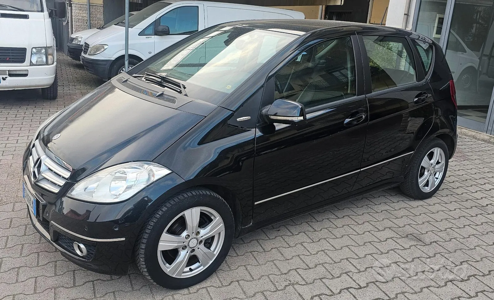 Mercedes-Benz A180 2012 photo 3
