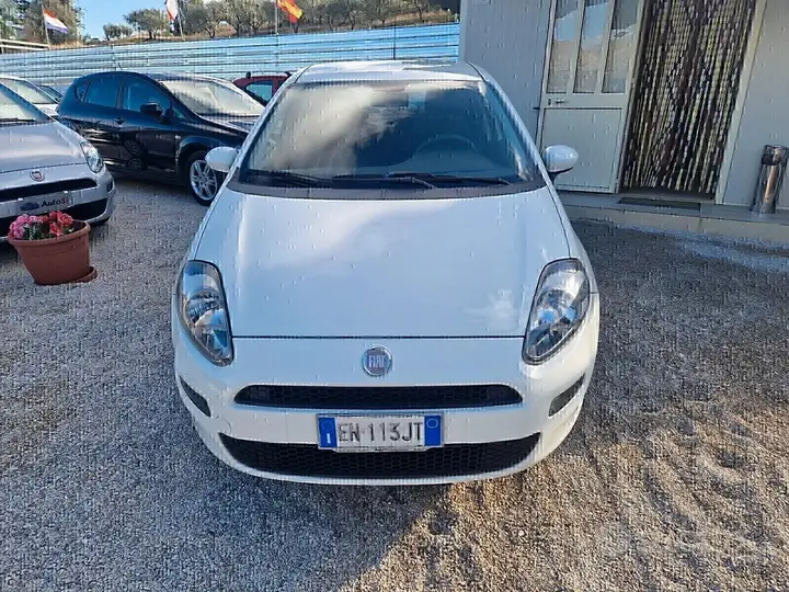 Fiat Punto Evo 2012 photo 2