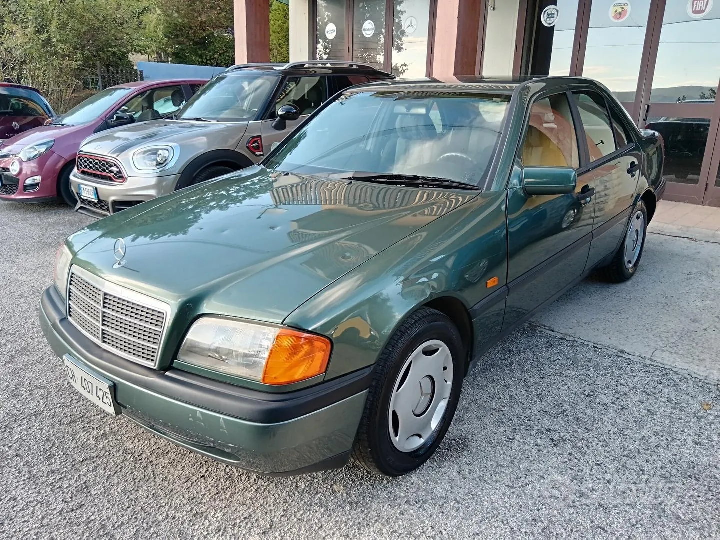 Mercedes-Benz C200