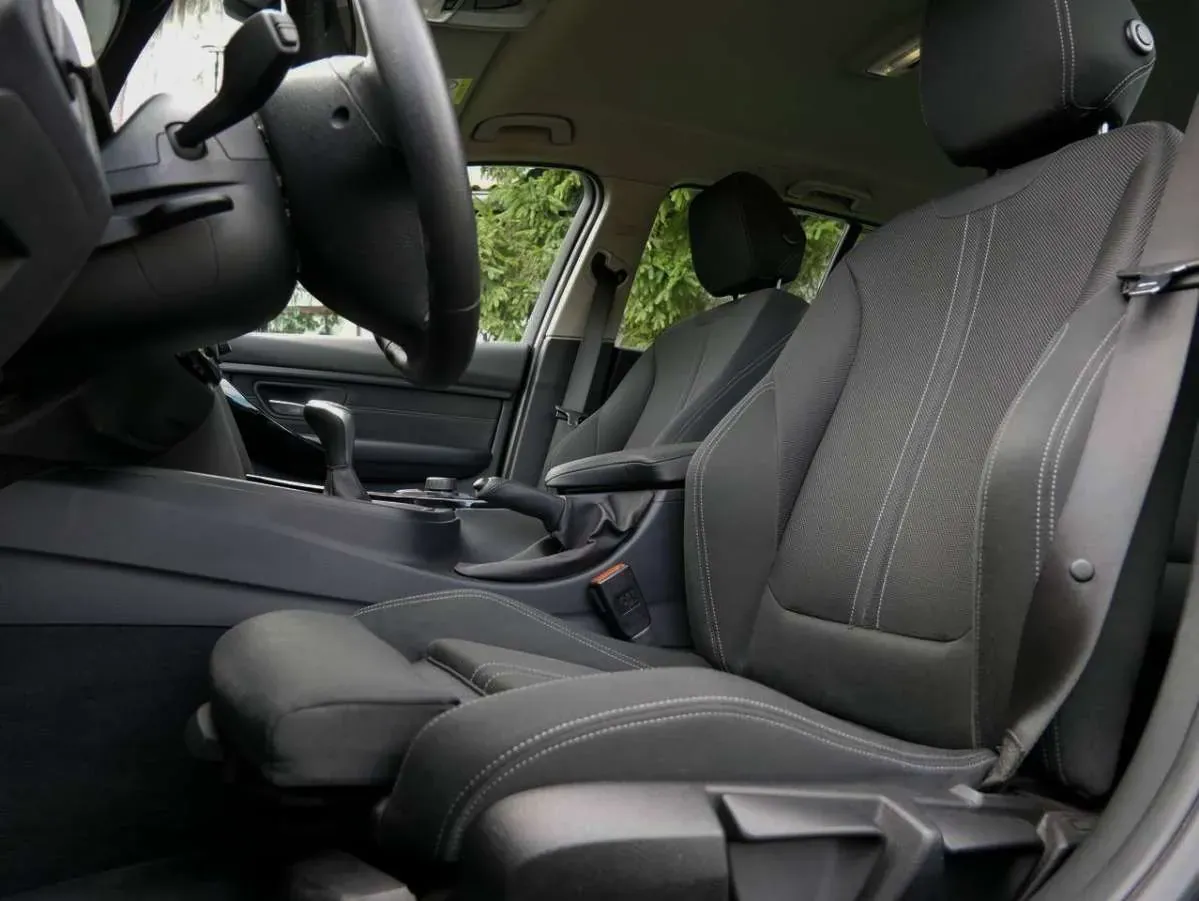 BMW 3 Series 2016 photo 3