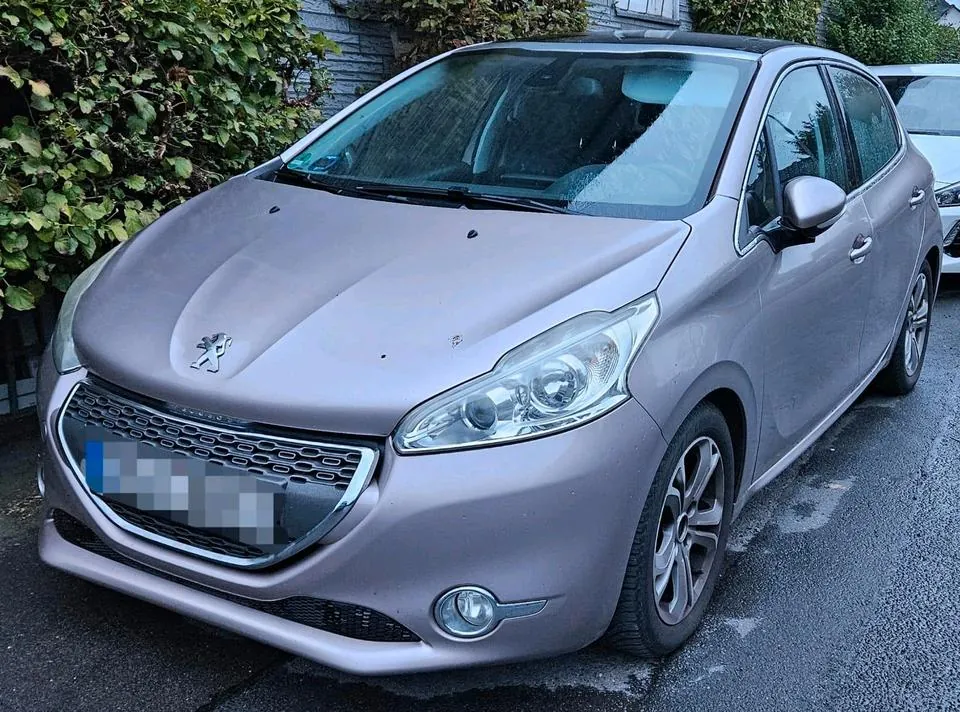 Peugeot 208 Coupé