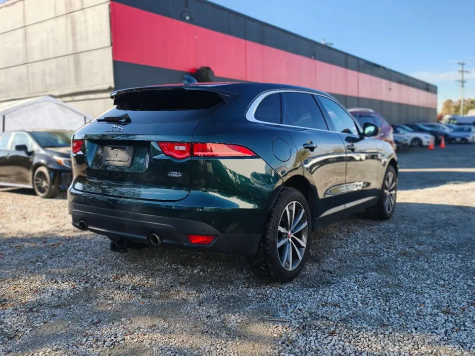 Jaguar F-Pace 2017 photo 5