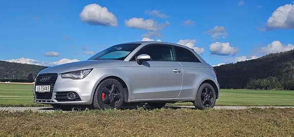 Audi A1 2011 photo 2