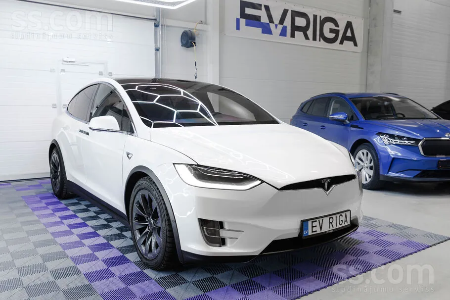 Tesla Model X