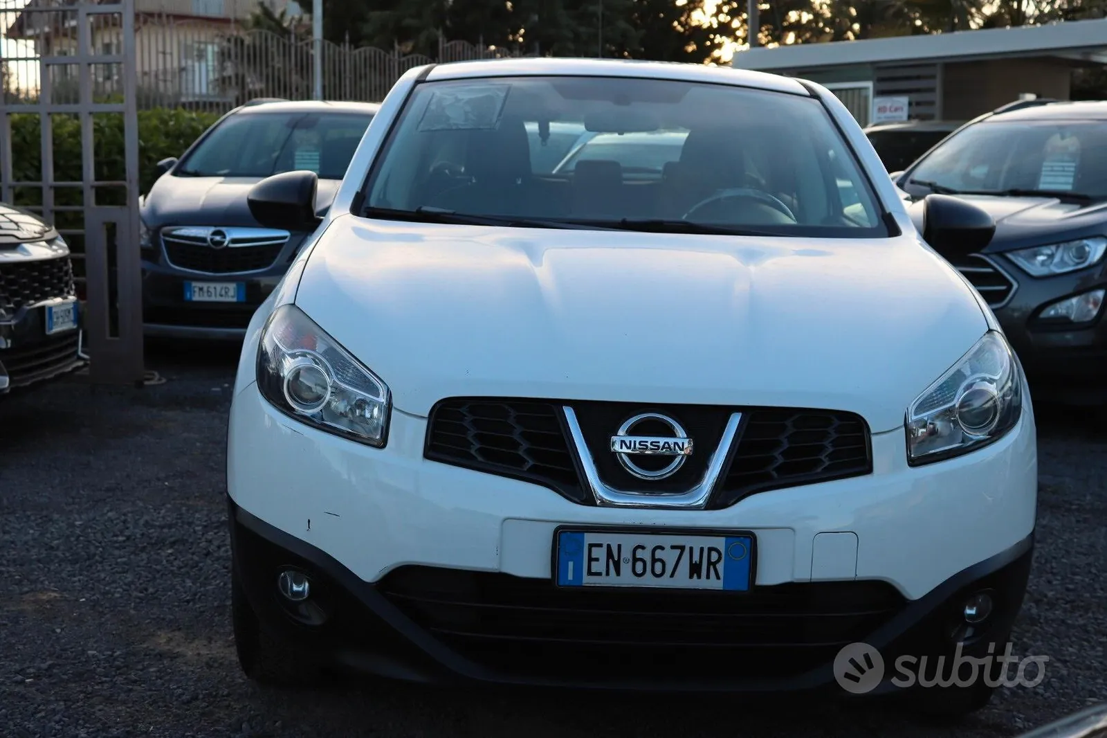 Nissan Qashqai 2012 photo 2