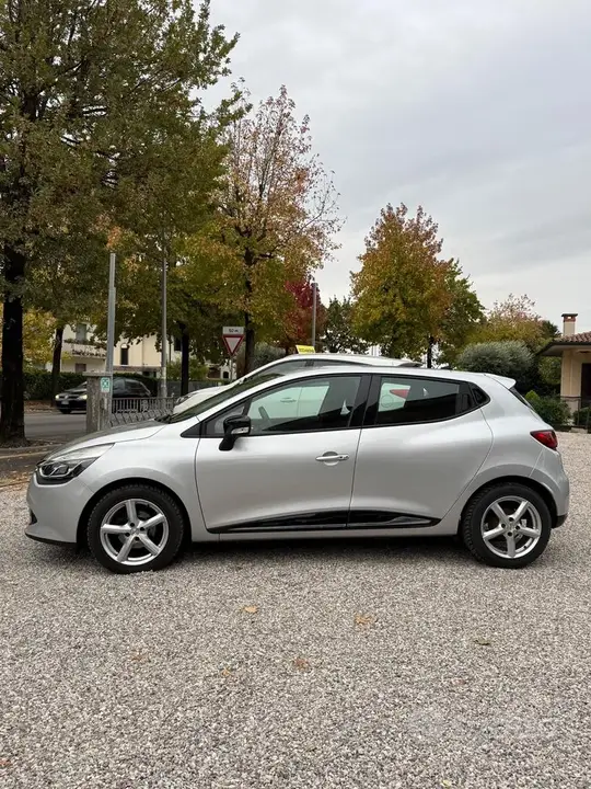 Renault Clio 2013 photo 2