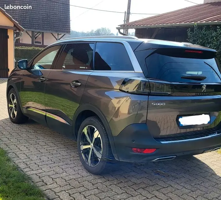 Peugeot 5008 2021 photo 2