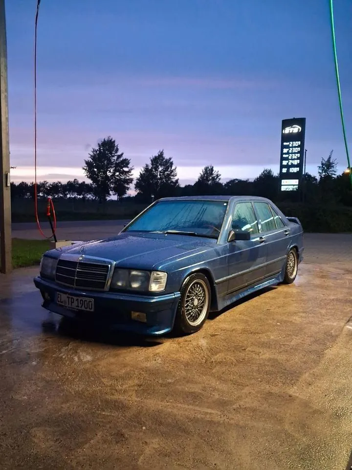 Mercedes-Benz 190