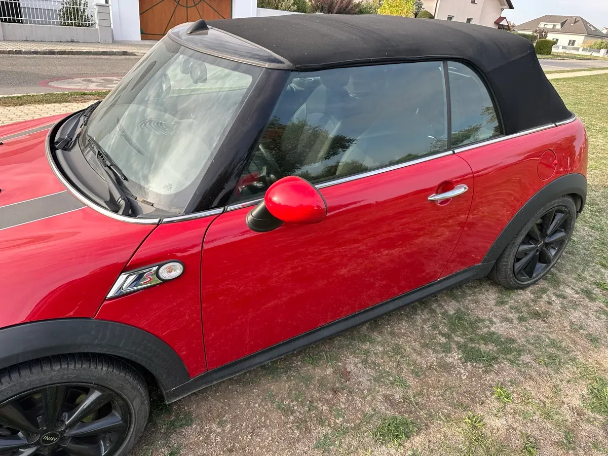 Mini Cabrio 2011 photo 2