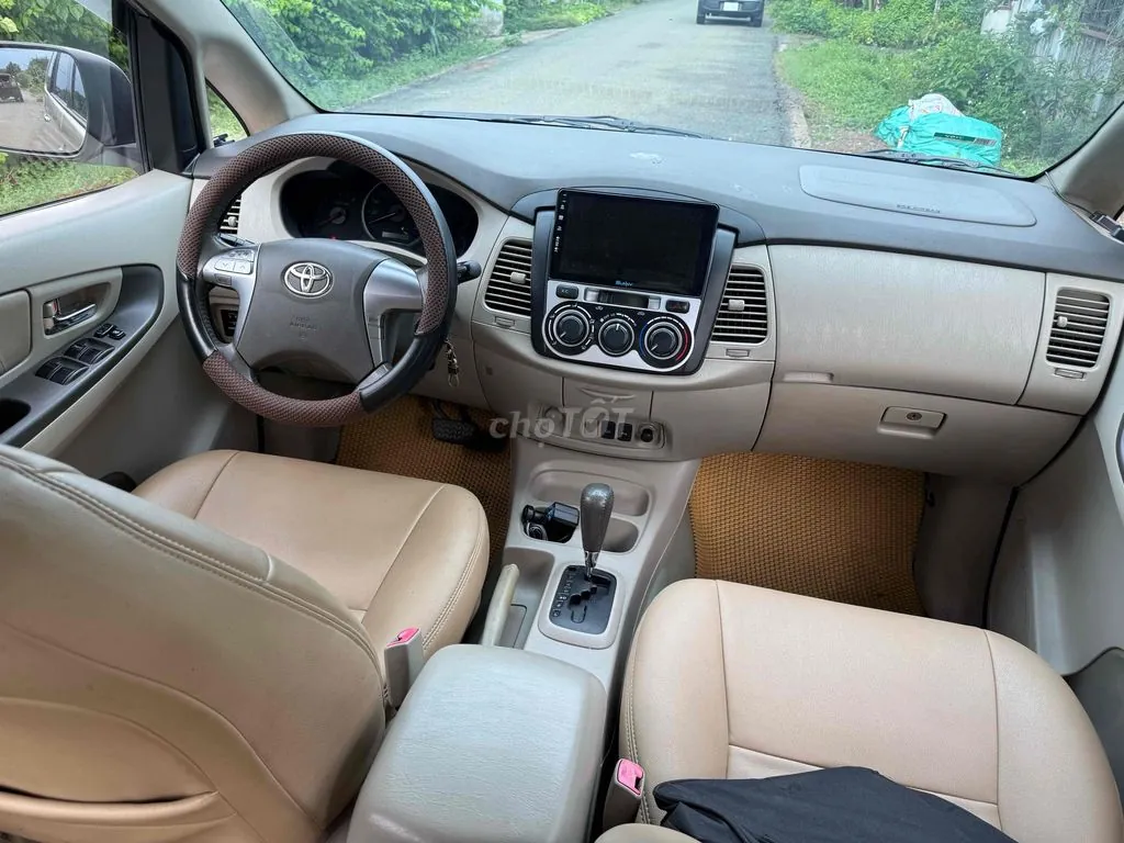 Toyota Innova 2014 photo 2