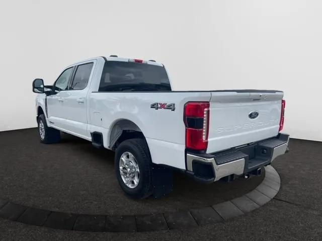 Ford Super Duty F-350 2026 photo 3