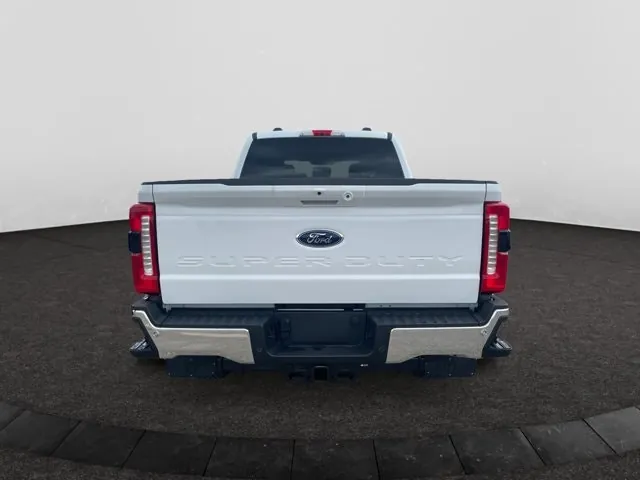 Ford Super Duty F-350 2026 photo 4
