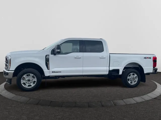 Ford Super Duty F-350 2026 photo 2