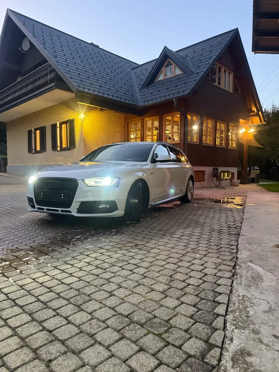 Audi A4 2015 photo 2