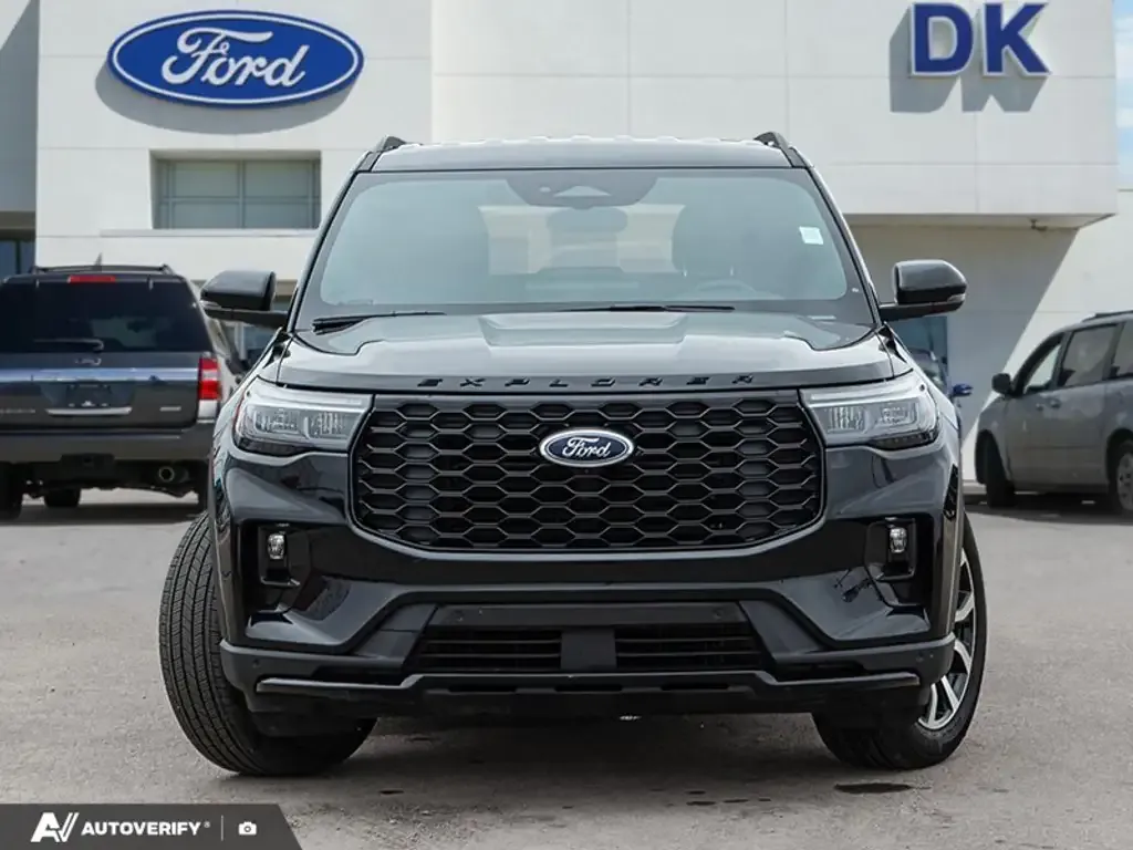 Ford Explorer 2026 photo 2