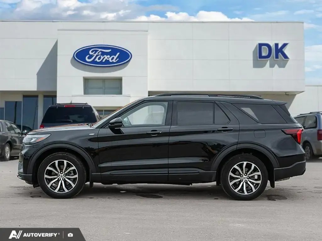 Ford Explorer 2026 photo 3