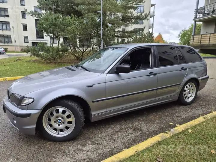 BMW 320 2004 photo 2