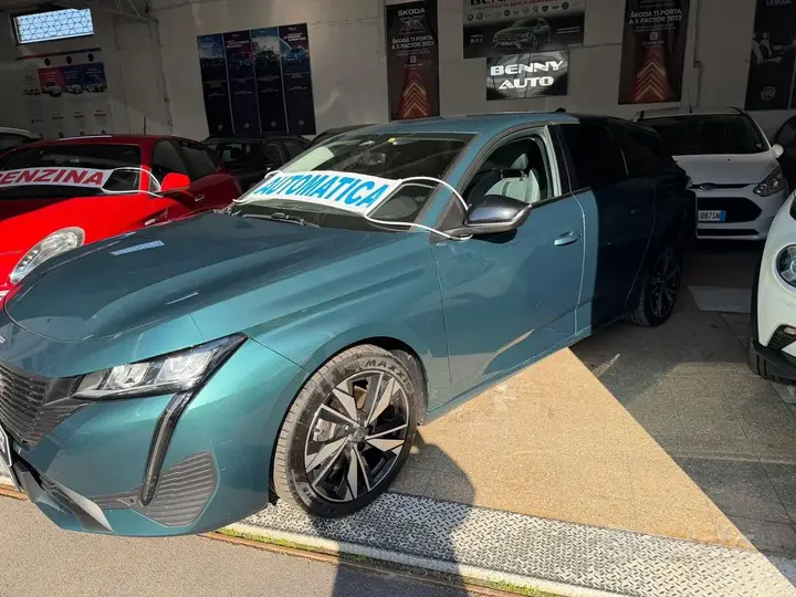 Peugeot 308 2022 photo 3