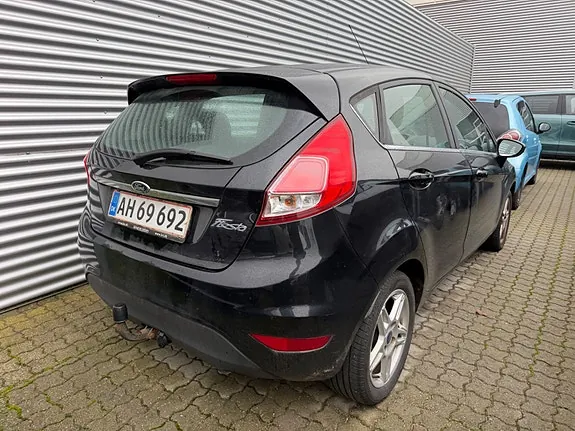 Ford Fiesta 2013 photo 2