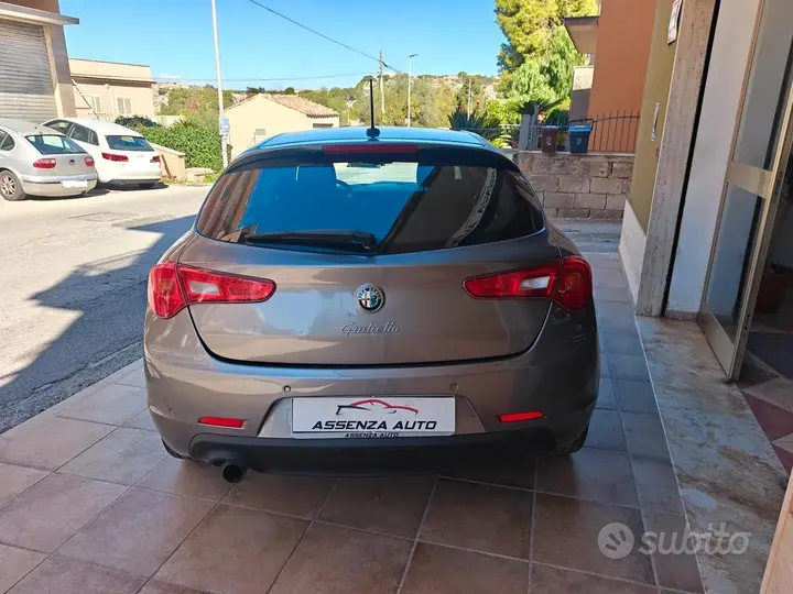 Alfa Romeo Giulietta 2016 photo 5
