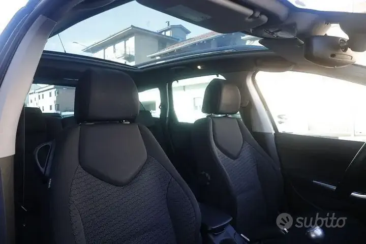 Peugeot 308 2009 photo 3