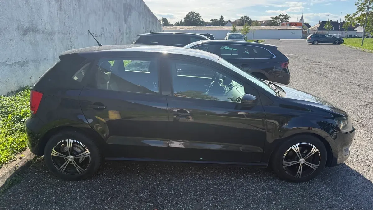 Volkswagen Polo 2009 photo 2