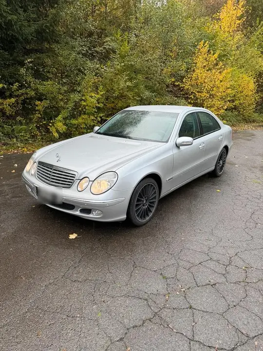 Mercedes-Benz E240