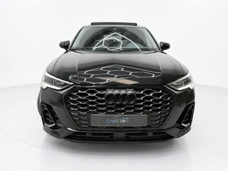 Audi Q3 2021 photo 2
