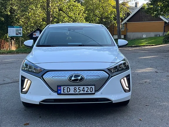 Hyundai Ioniq 2022 photo 2