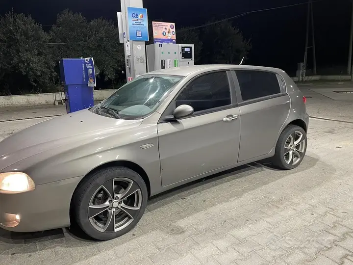 Alfa Romeo 147 2007 photo 4