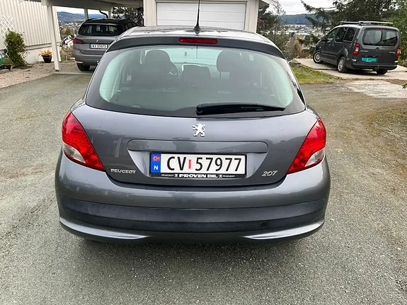 Peugeot 207 2010 photo 4