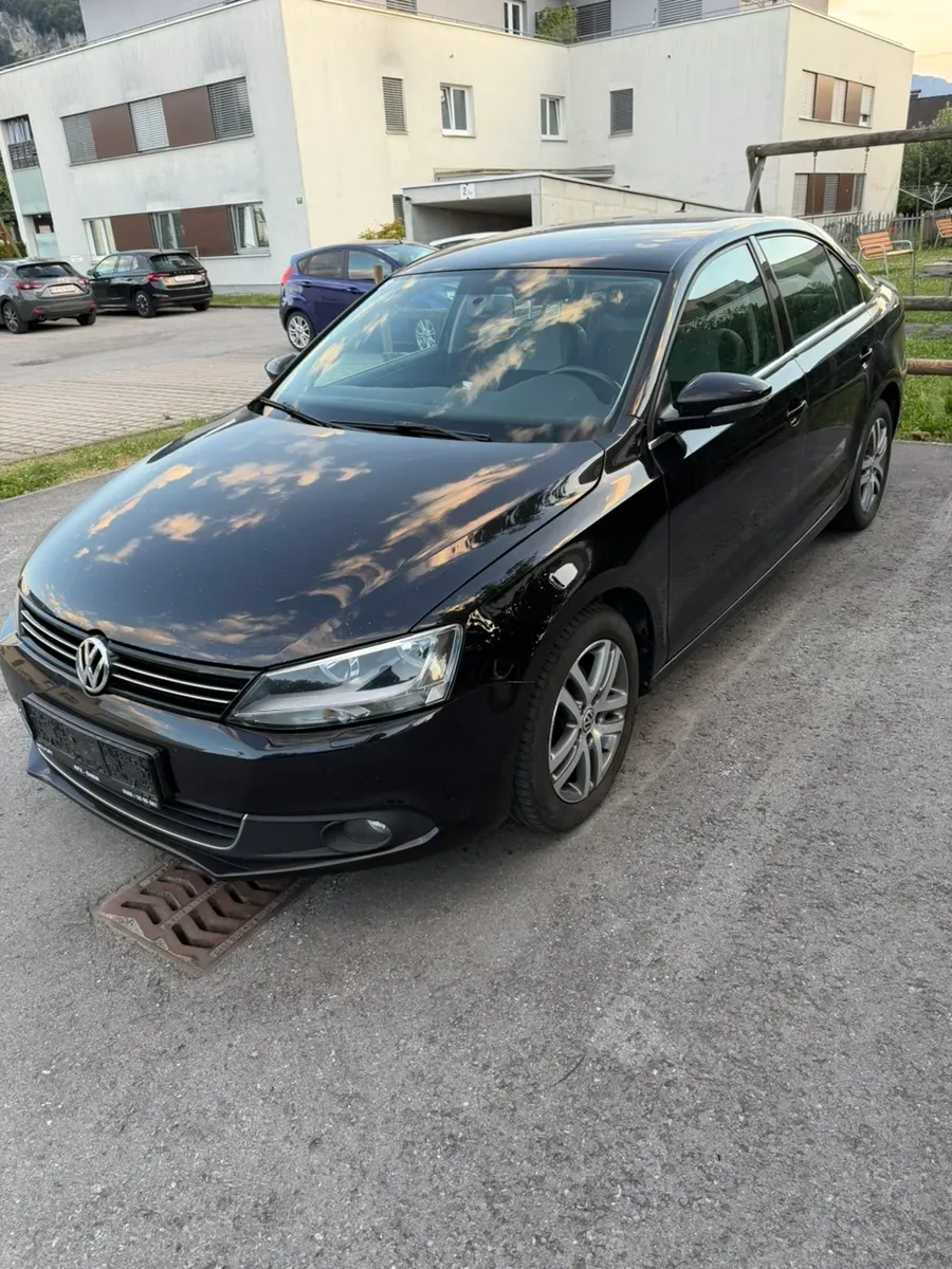 Volkswagen Jetta 2012 photo 2