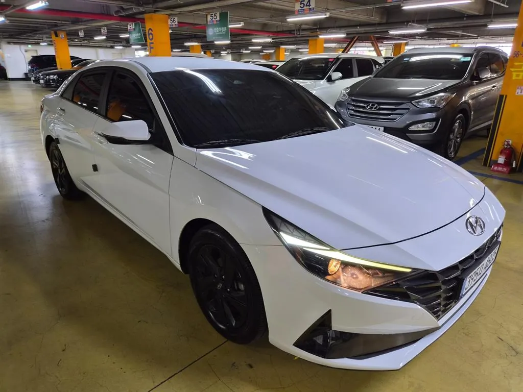 Hyundai Avante Hybrid