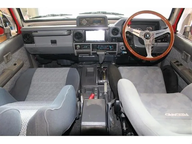 Toyota Land Cruiser 70 1991 photo 2