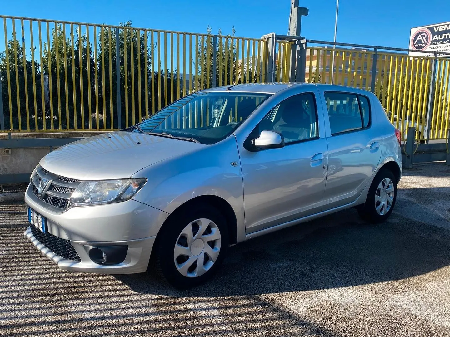 Dacia Sandero 2015 photo 3