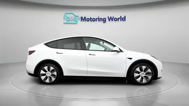 Tesla Model Y 2022 photo 5