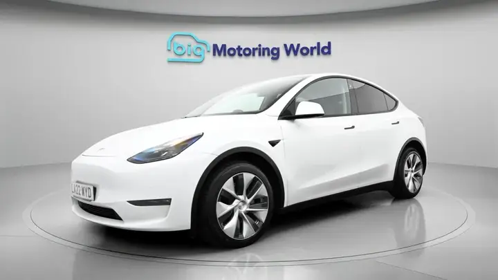 Tesla Model Y 2022 photo 2