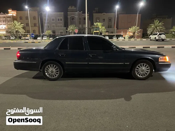 Ford Crown Victoria 2009 photo 3