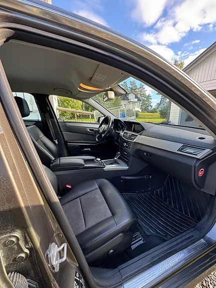 Mercedes-Benz E250 2010 photo 2