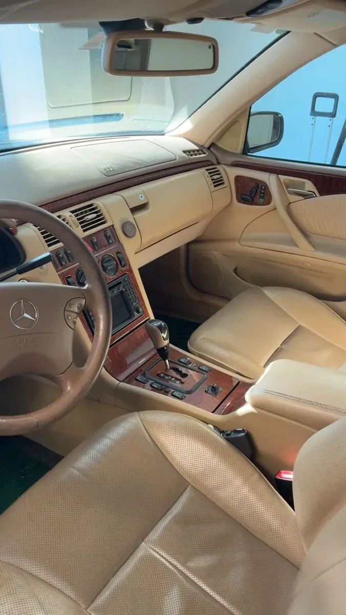 Mercedes-Benz E-Class 2000 photo 2
